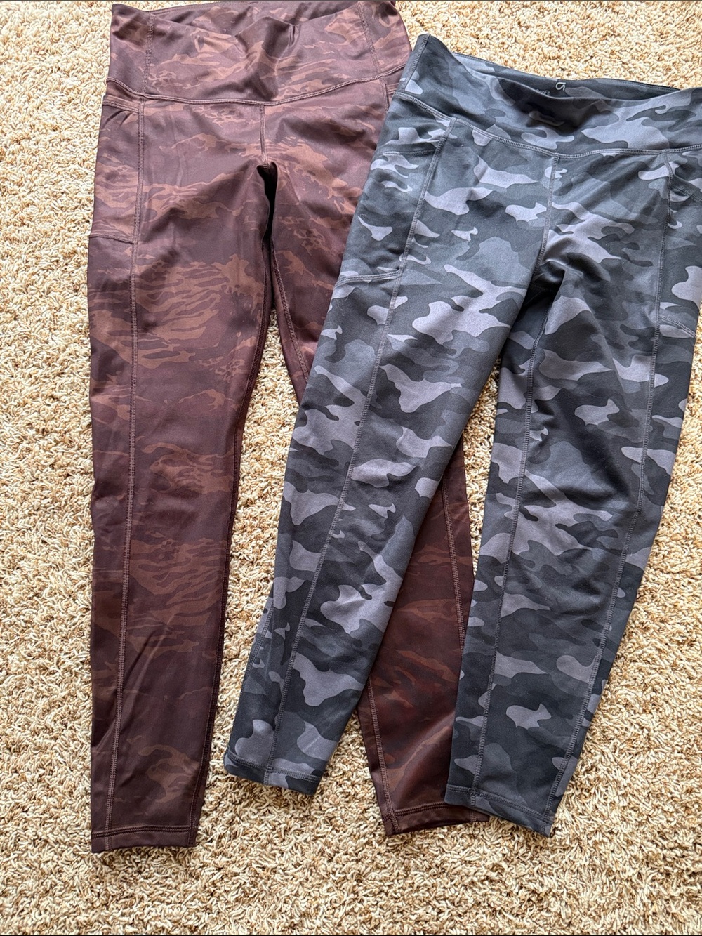 GapFit Lot Camouflage Leggings - Black & Gray/ Burnt Maroon 2 pairs Medium
